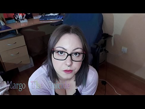 ❤️ Сэксуальная дзяўчына ў акулярах глыбока адсмоктвае фалаімітатар на камеру Сэкс у нас be.mouthporn.ru ❌️